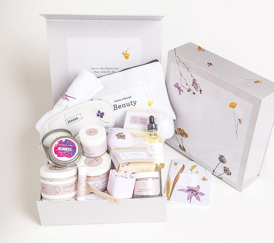 Lizush Natural & Organic Deluxe Lavender Bath & Body Gift Box