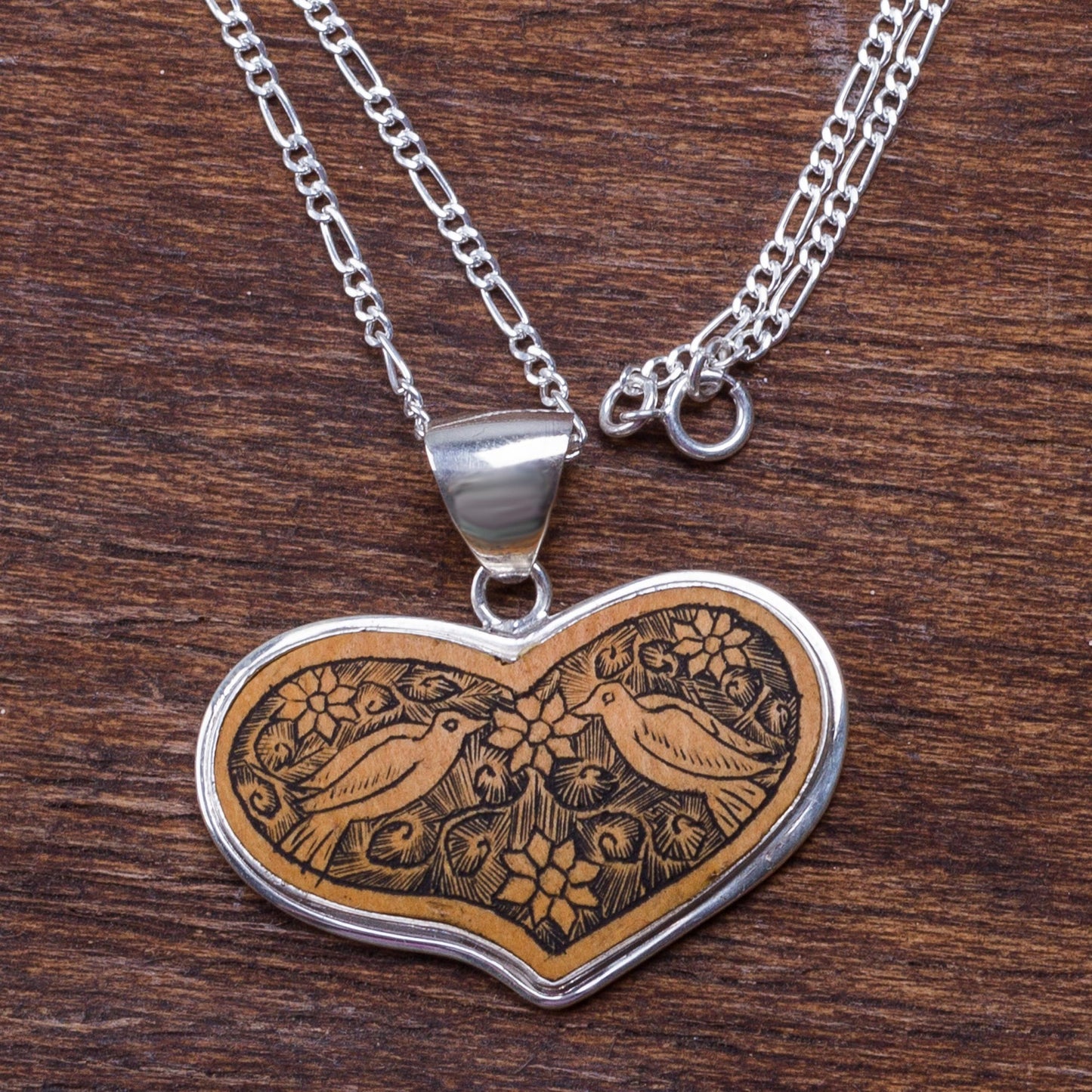 Lovebirds Gourd Heart Shaped Necklace