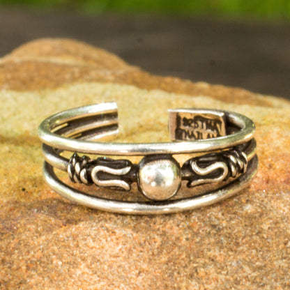 Moonwalk Toe Ring in Sterling Silver Thai Artisan Jewelry