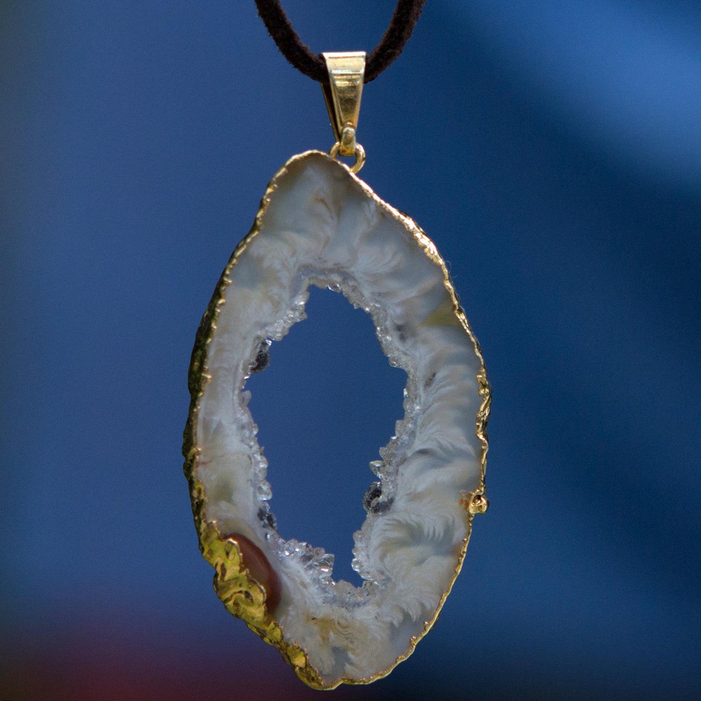 Magnificent Nature Agate & Gold Plated Pendant Leather Necklace